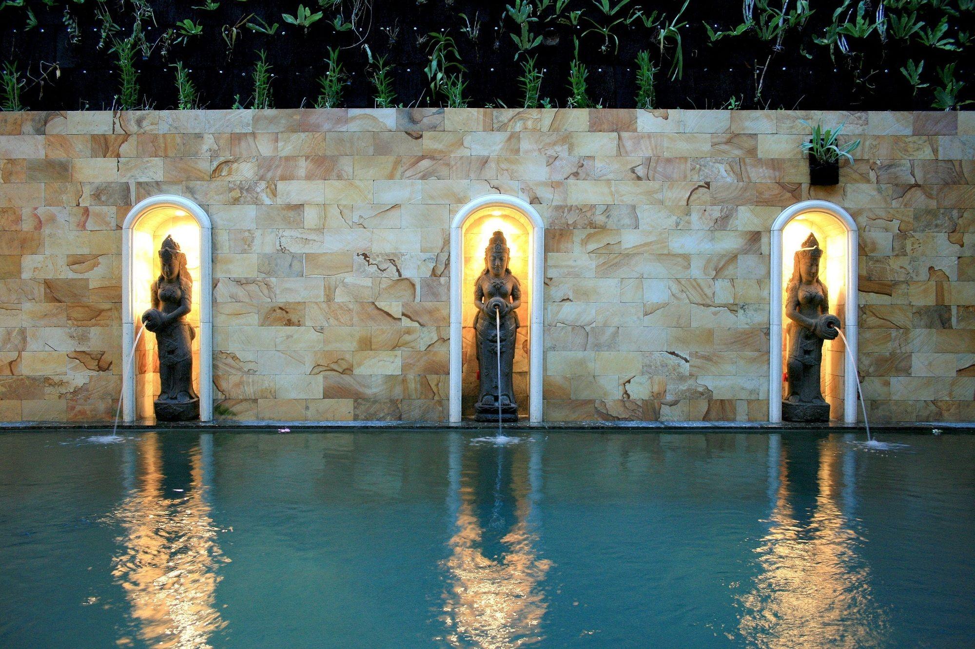 Taman Ayu Legian Hotel Exterior photo
