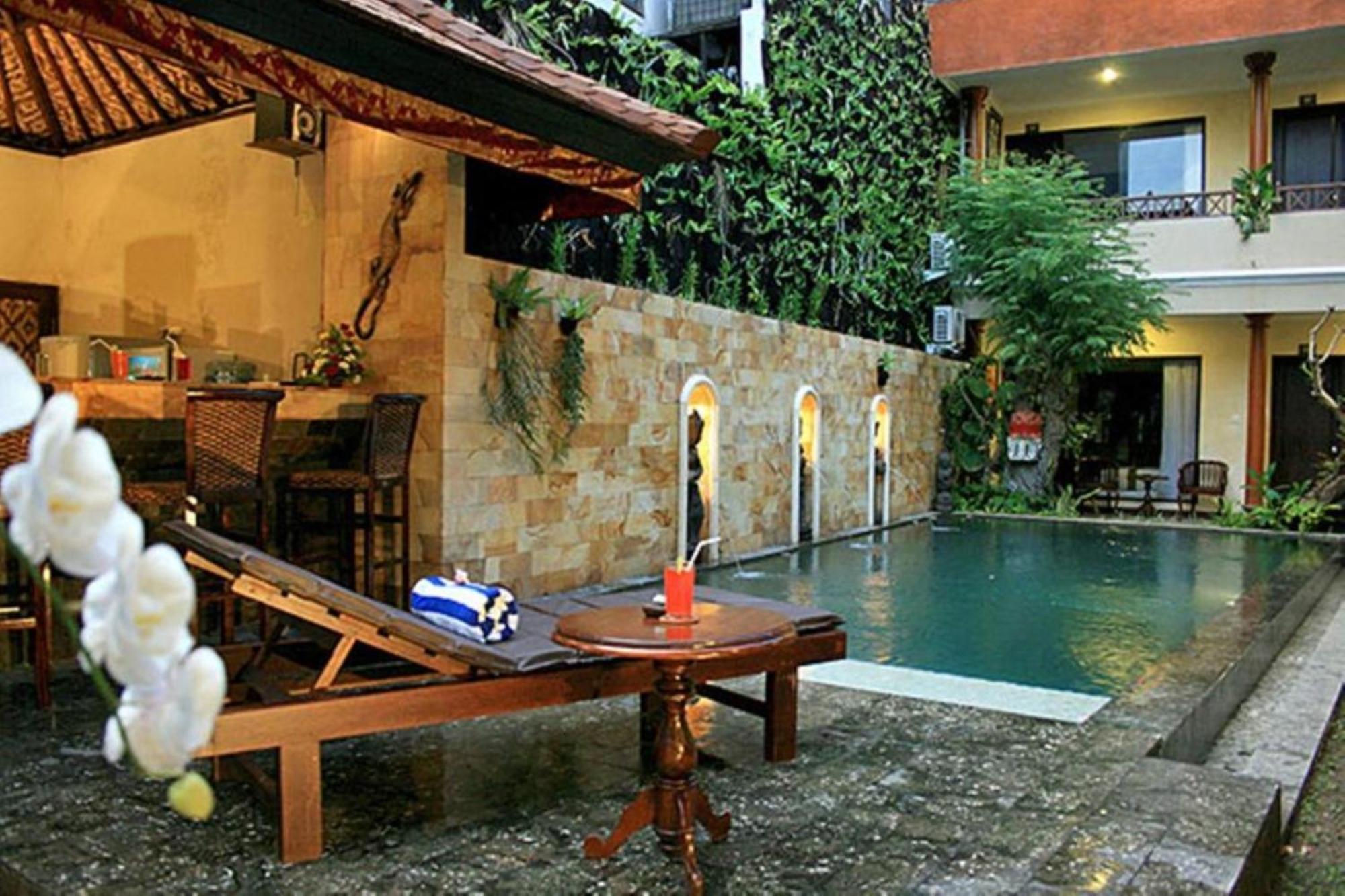 Taman Ayu Legian Hotel Exterior photo